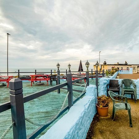 Marina Hotel Сандаун Екстериор снимка
