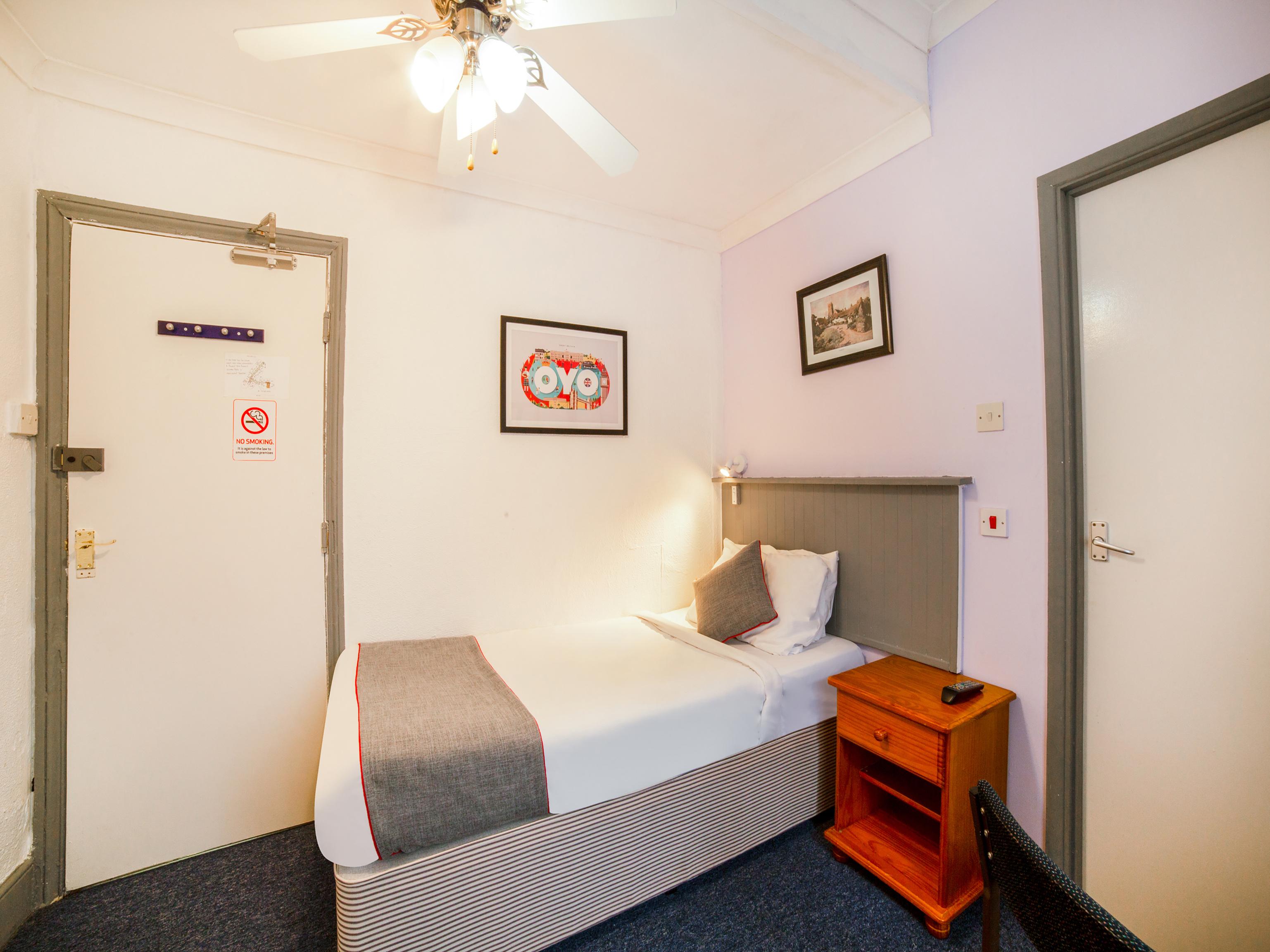 Marina Hotel Сандаун Екстериор снимка