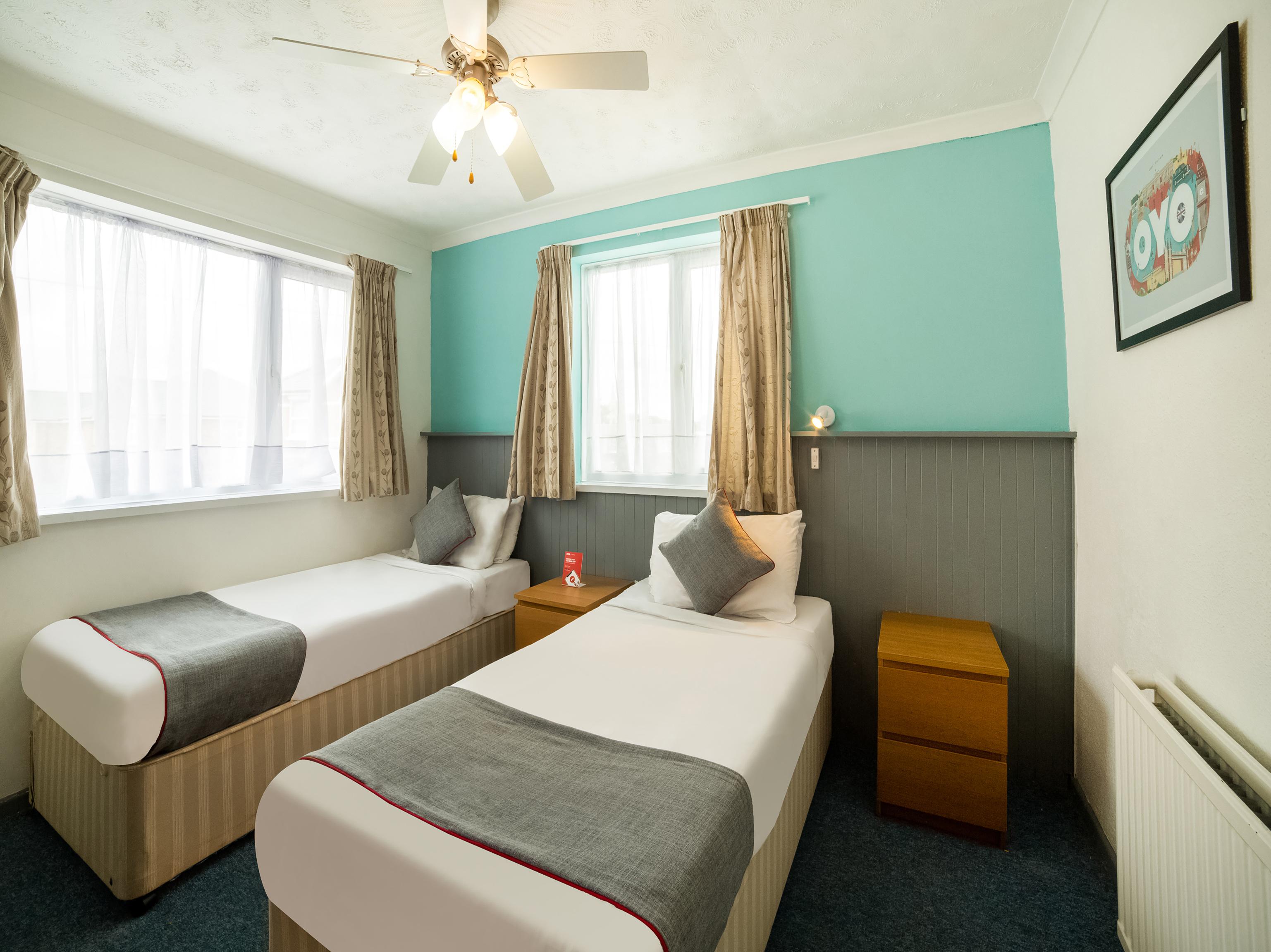 Marina Hotel Сандаун Екстериор снимка