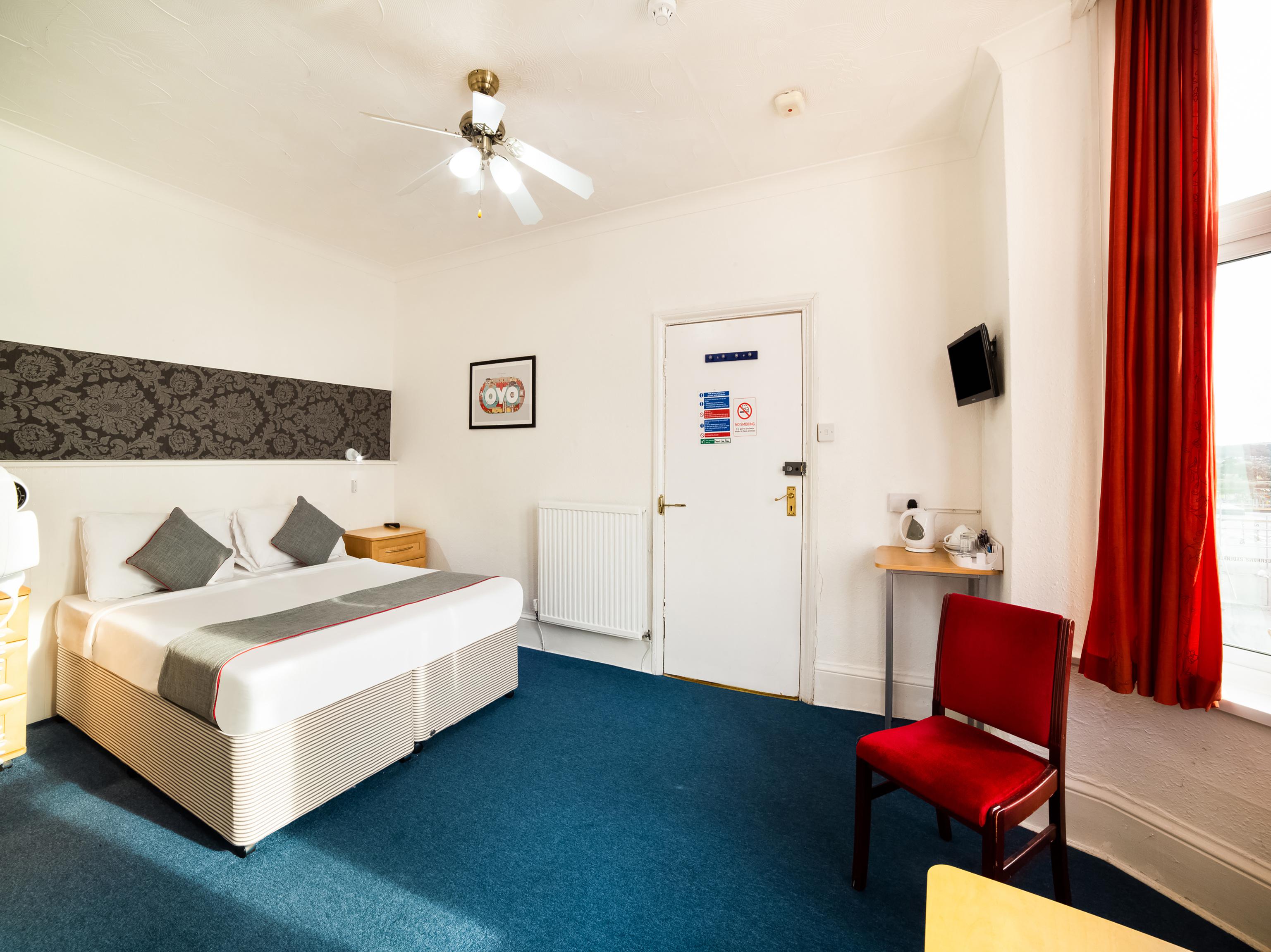 Marina Hotel Сандаун Екстериор снимка
