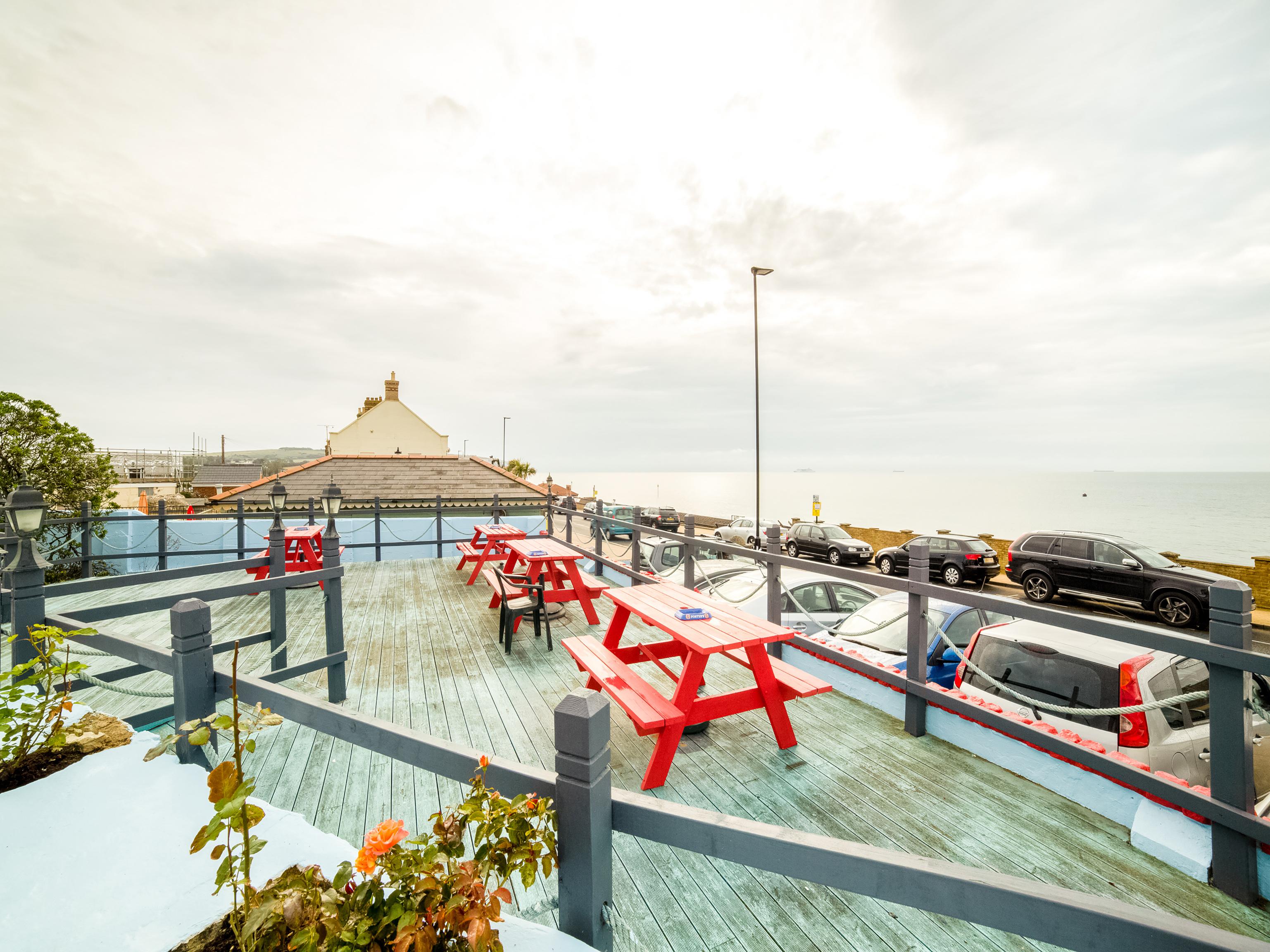 Marina Hotel Сандаун Екстериор снимка