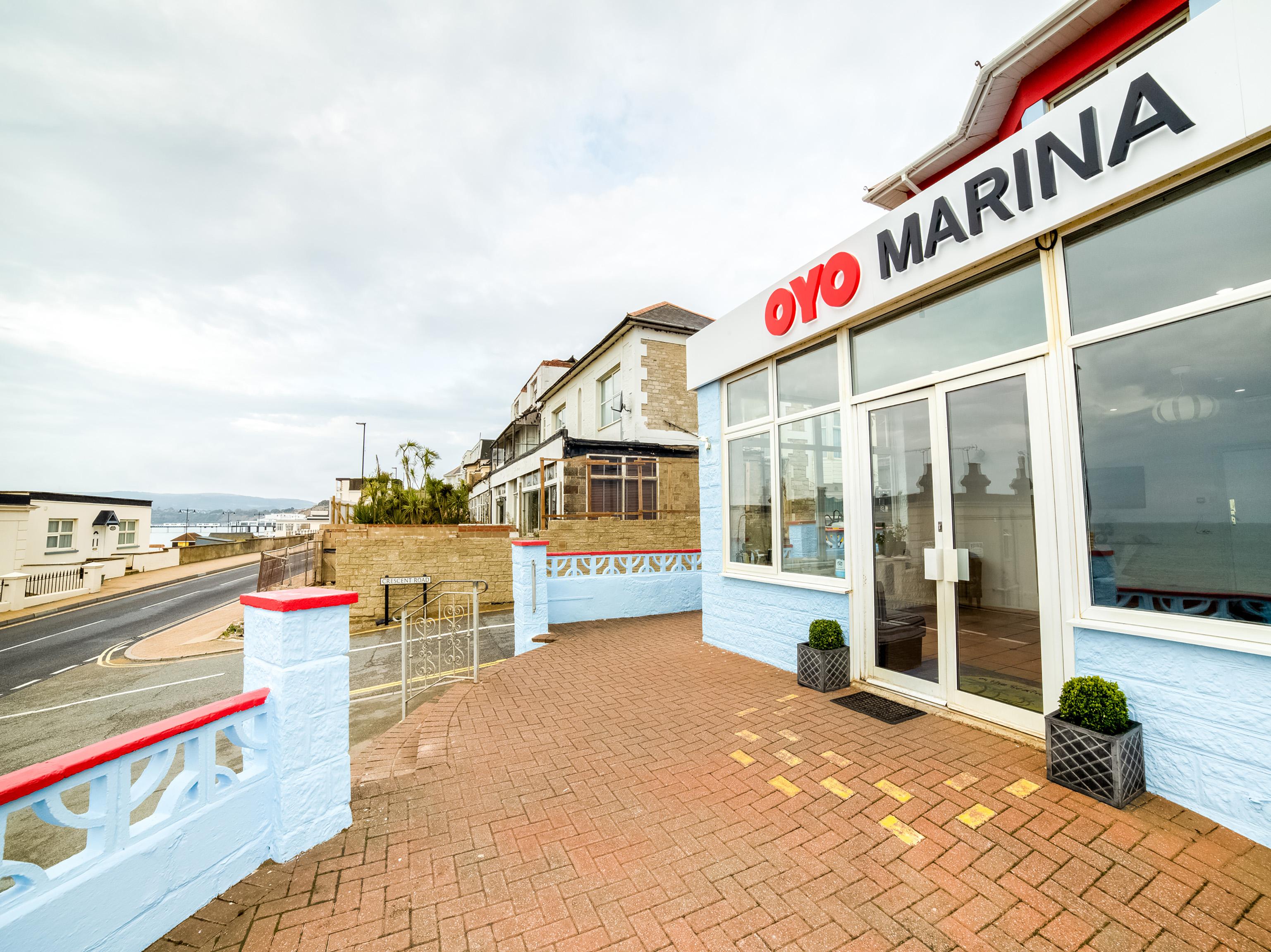 Marina Hotel Сандаун Екстериор снимка