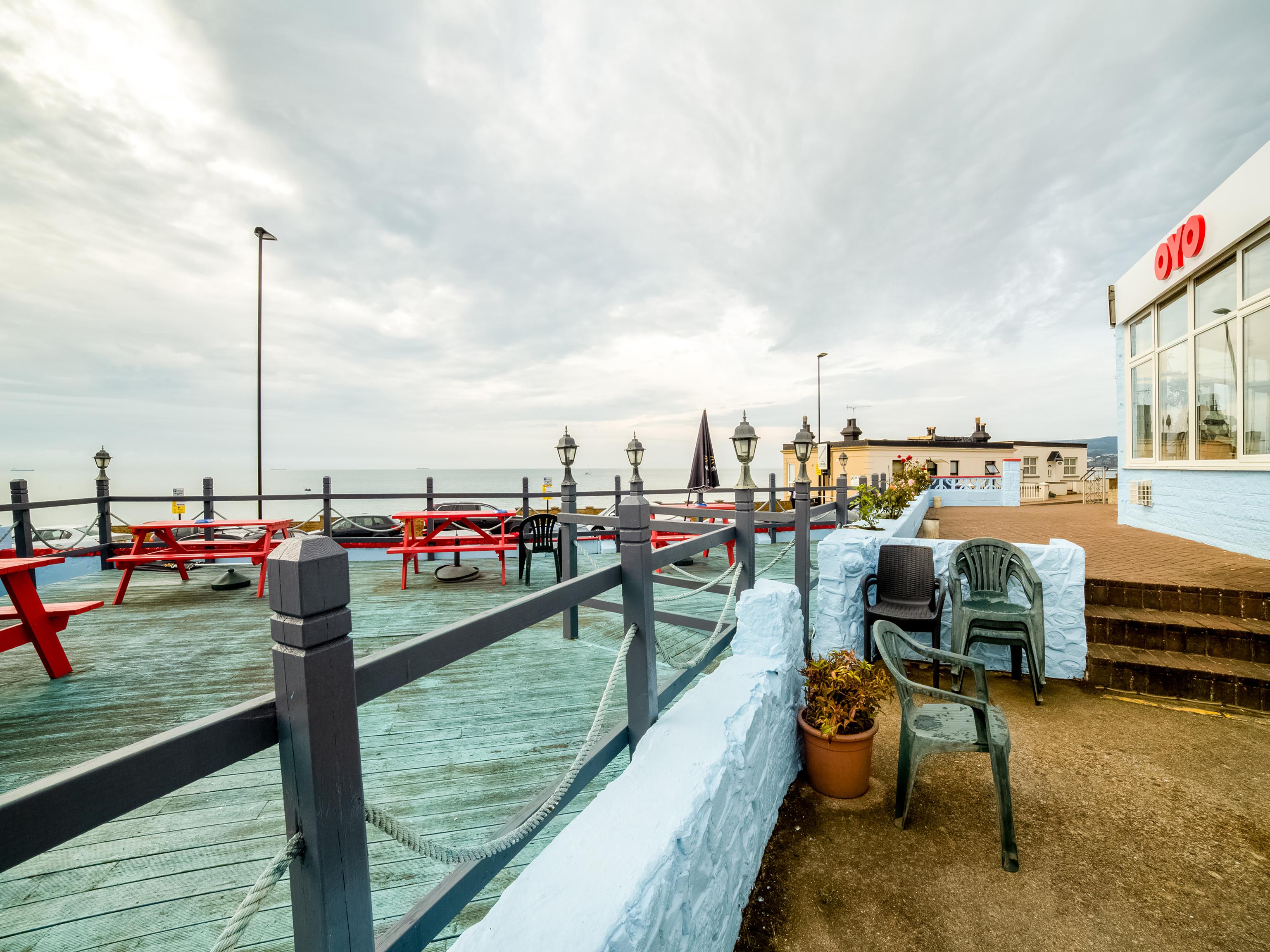 Marina Hotel Сандаун Екстериор снимка